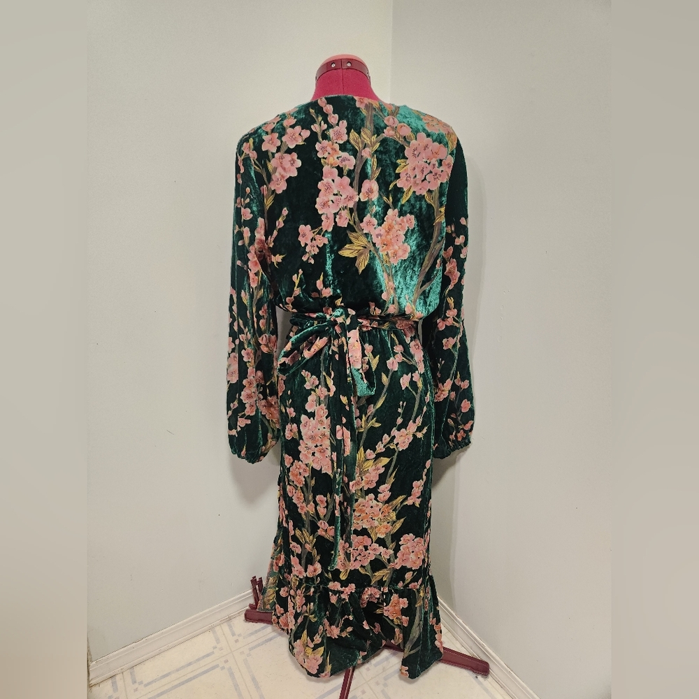 Buffalo By David Bitton Velvet Floral 'Sutter' Wrap Around Dress - Picture 6 of 10